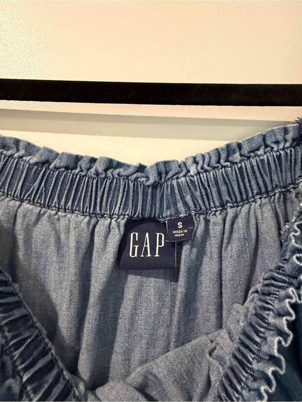 GAP Light Blue Off-Shoulder Chambray Top - Picture 3 of 3